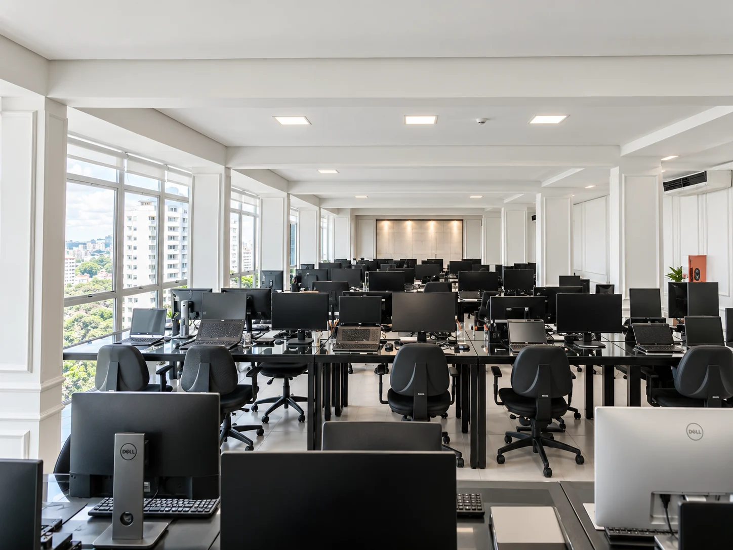 Ambiente de trabalho apresentado pela Nolasco